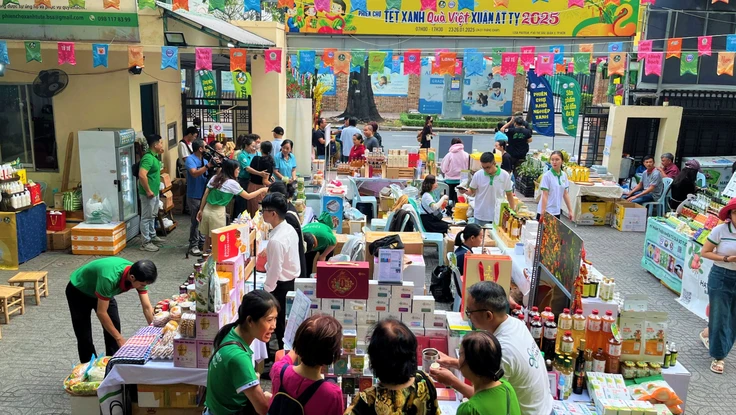 1.000 sản phẩm vùng miền tại phiên chợ 'Tết Xanh- Quà Việt' ở TP.HCM