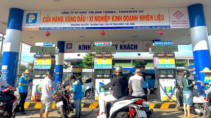 Xăng E10 bán đại trà từ 1-6: Giải bài toán nguồn cung hàng trăm ngàn tấn thế nào?