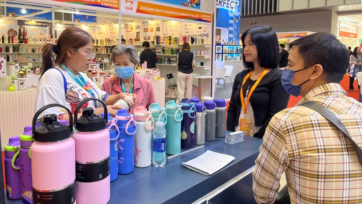 Người Việt đang chuyển dần từ 'mua để có sang mua để sống tốt hơn'