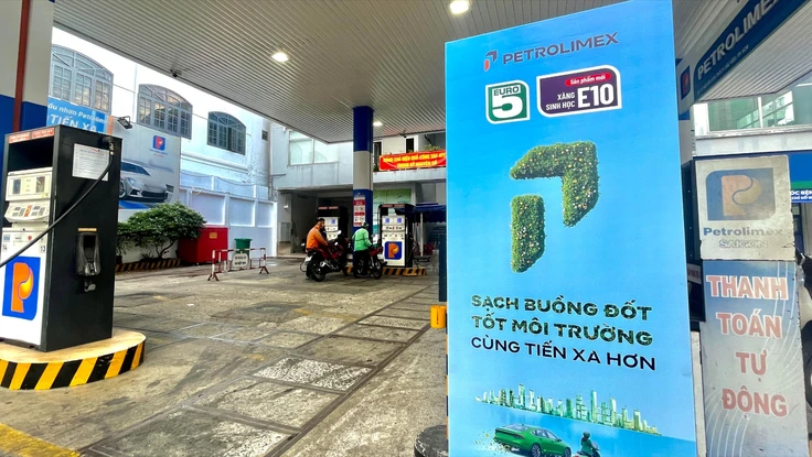 Chuyển đổi xăng E10: Doanh nghiệp tăng tốc, người dùng ô tô và xe máy đón nhận ra sao?