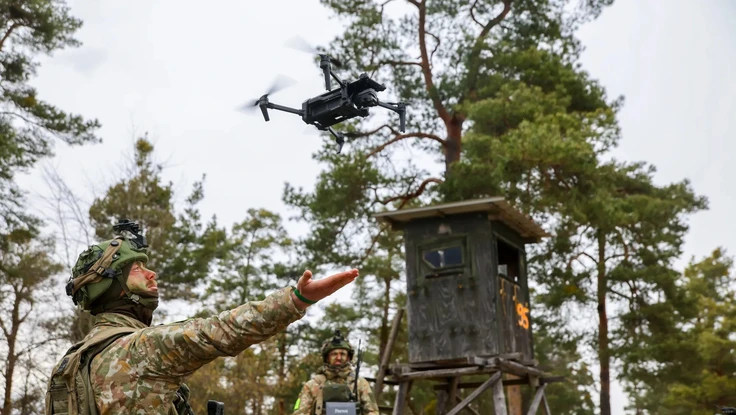 EU tính xây ‘bức tường UAV’, không đơn giản