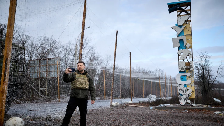 Ukraine đề xuất lập khu phi quân sự, bóng ngoại giao được đẩy sang Nga? 