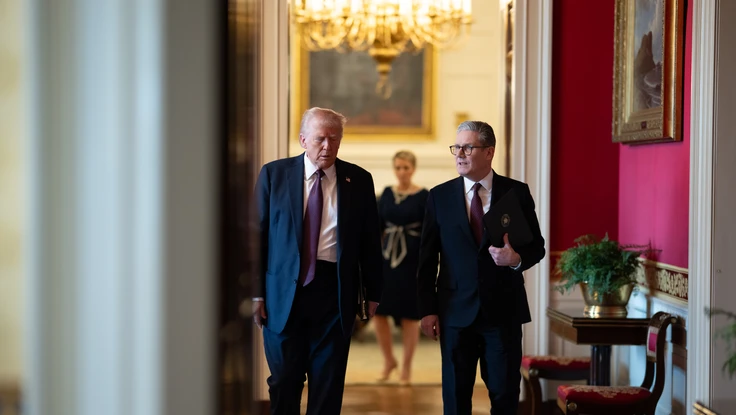 Ông Trump lên tiếng về quan hệ Anh-Trung Quốc, khi Thủ tướng Starmer thăm Bắc Kinh