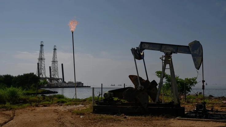 Mỹ 'bật đèn xanh' cho việc bán lại dầu Venezuela cho Cuba