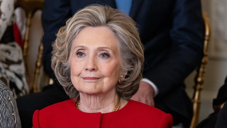 Bà Clinton điều trần sắc bén trước Hạ viện vụ tỉ phú ấu dâm Epstein, kiến nghị triệu tập ông Trump 