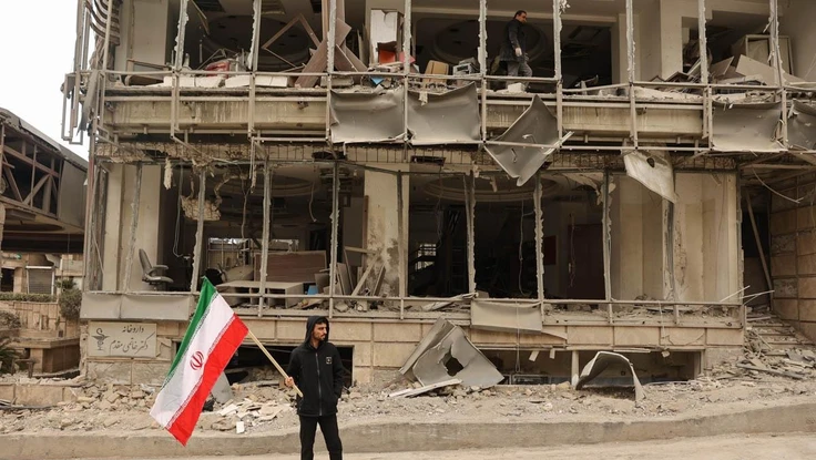 Iran tấn công miền bắc Iraq; Ông Trump thất vọng với Anh, nhắn Iran ‘quá muộn’ để đàm phán