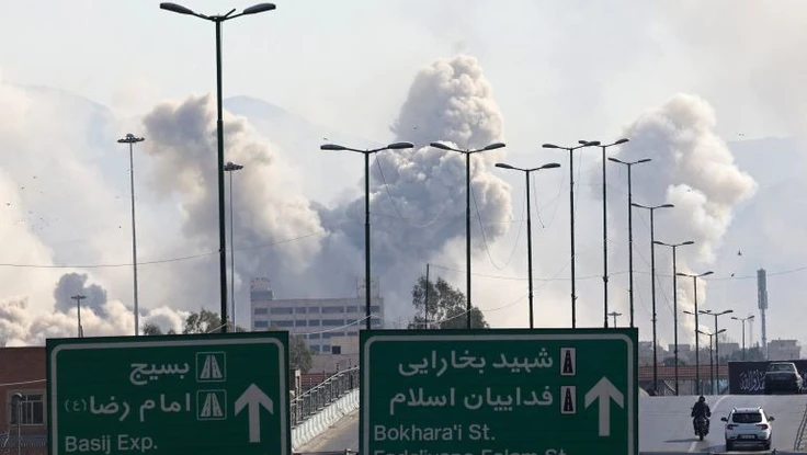 Iran đánh lực lượng Kurd ở Iraq; Azerbaijan bảo lưu quyền đáp trả Iran; Nga nói về việc cung cấp vũ khí cho Tehran