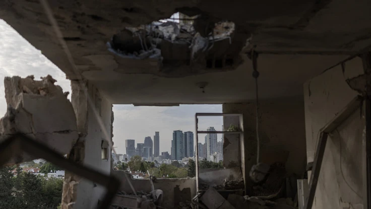 Chiến sự Trung Đông: ‘Cơn thịnh nộ’ tên lửa Iran trút khắp vùng Vịnh và Israel; Tehran yêu cầu HĐBA hành động ngăn chặn việc ám sát quan chức, Trung Quốc lên tiếng 