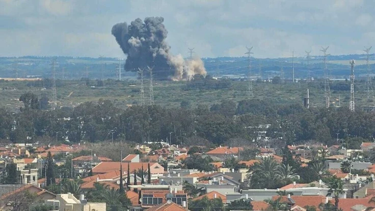 Tên lửa mang đầu đạn chùm của Iran: Bài toán khó cho phòng không Israel