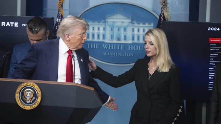 Ông Trump thay Bộ trưởng Tư pháp Mỹ 