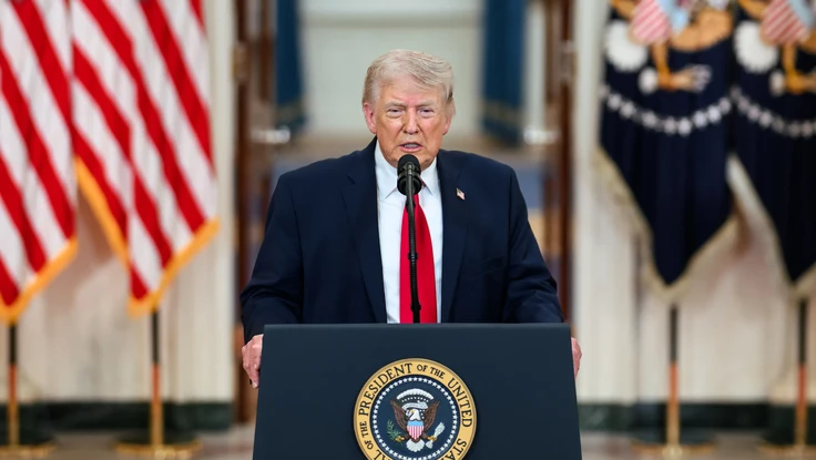 Chiến sự Trung Đông ngày 69: Ông Trump nói Mỹ đang ‘trao đổi rất tích cực’ với Iran; Israel tấn công Beirut, nhắm vào chỉ huy Hezbollah