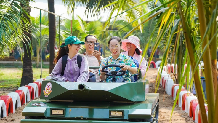 Vé máy bay đắt đỏ ngày hè, doanh nghiệp phải đổi 'chiến thuật' giữ khách
