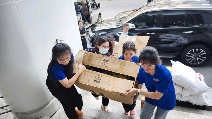 Từ lùm xùm của dự án 'Nuôi em': Công tác từ thiện cần phải chuyên nghiệp, quy củ