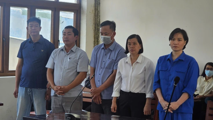 Tòa trả hồ sơ vụ nhân viên ngân hàng vướng lao lý vì người vay sử dụng sổ hồng giả