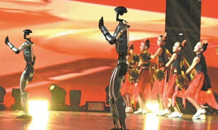 Robot nhân hình Trung Quốc: Từ nhà máy bước lên sân khấu giải trí 