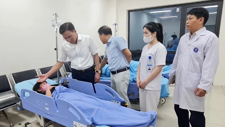 Hơn 350 công nhân bị ngộ độc ở Vĩnh Phúc: Bộ Y tế chỉ đạo khẩn