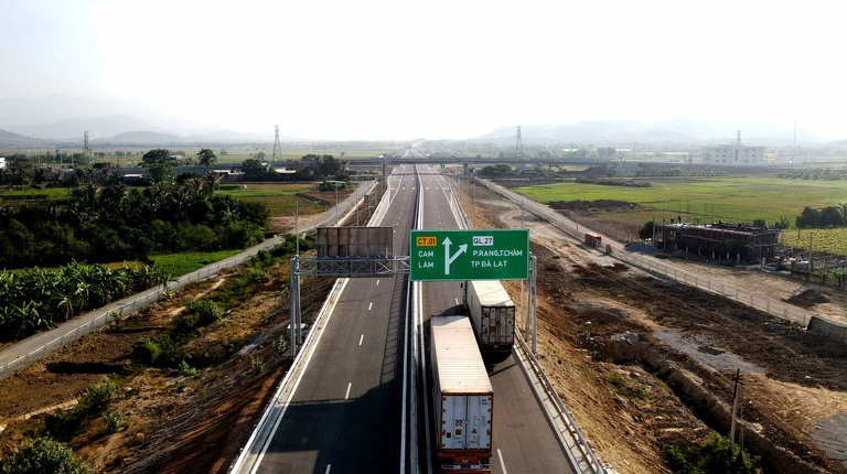Thông xe tuyến cao tốc cuối giúp nối liền TP.HCM và Nha Trang
