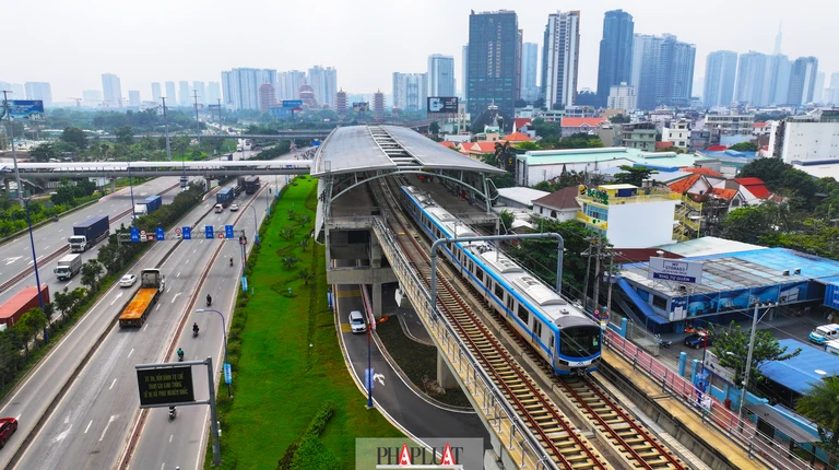 Toàn cảnh tuyến Metro số 1 TP.HCM trước giờ vận hành sau 17 năm chờ đợi