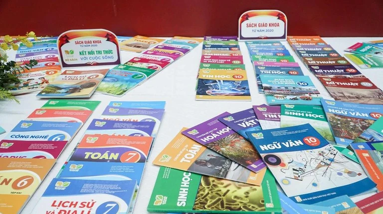 Cả nước chính thức dùng chung bộ sách giáo khoa 'Kết nối tri thức với cuộc sống'