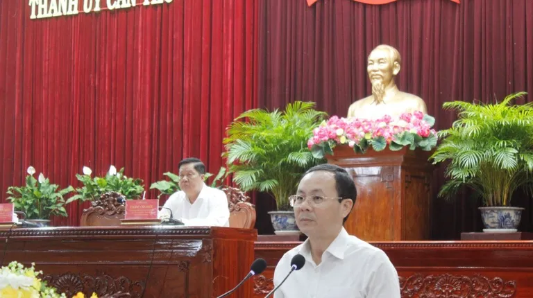 Bí thư Cần Thơ yêu cầu vừa sắp xếp, tinh gọn bộ máy vừa đảm bảo công việc thường xuyên