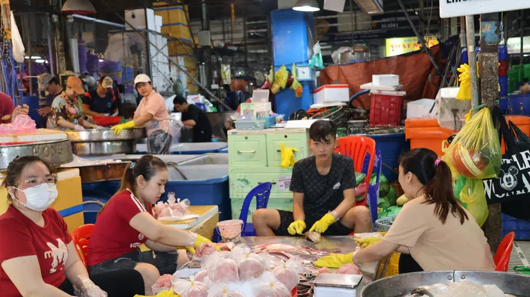 Nguồn thực phẩm vào TP.HCM thế nào để đảm bảo an toàn cho 14 triệu dân?