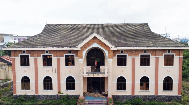 Trụ sở bỏ hoang lãng phí làm 'nóng' nghị trường ở Phú Yên