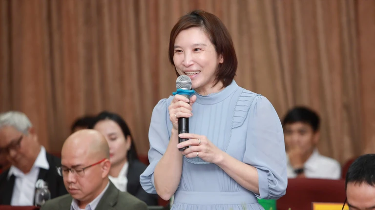 Kiều bào mong gỡ vướng quy định để được nhập quốc tịch Việt Nam