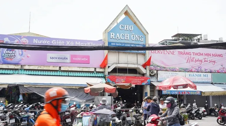 TP.HCM không thu phí chuyển đổi giấy tờ của người dân do sáp nhập 80 phường