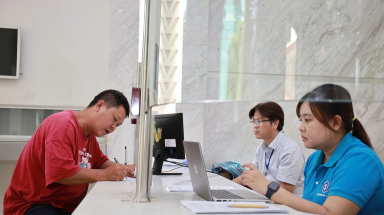 TP.HCM điều động công chức có chuyên môn về phường, xã, đặc khu còn thiếu