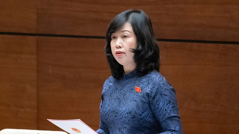 Bức xúc chuyện bác sĩ có nhiều giấy phép hành nghề y