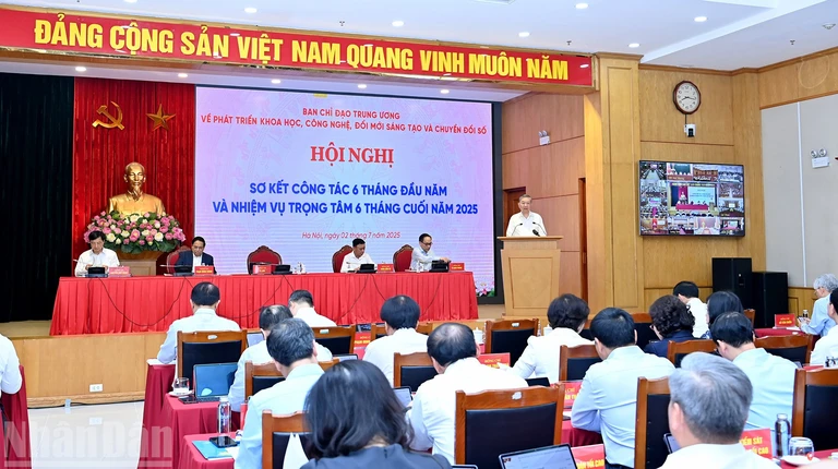 Tổng Bí thư Tô Lâm: Có chính sách đặc biệt thu hút ít nhất 100 chuyên gia hàng đầu về nước