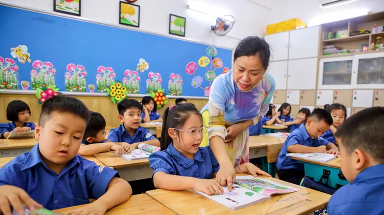 Luân chuyển bác sĩ, giáo viên giỏi về cơ sở