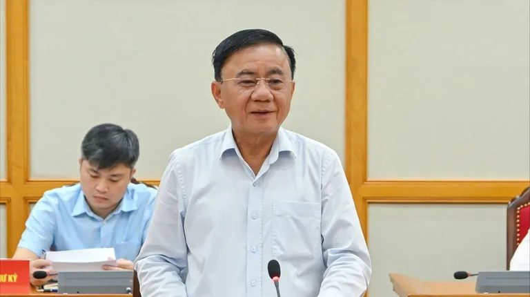 Ban Bí thư 'siết' việc họp hành, cấp trên không can thiệp trái quy định công việc cấp dưới