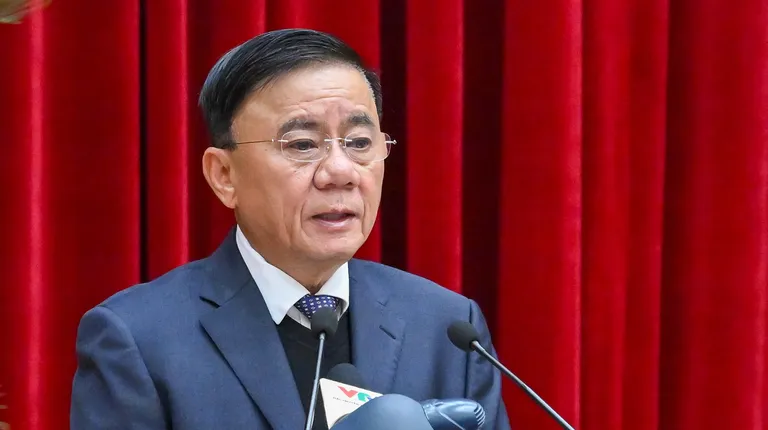 Bộ Chính trị: Phải sắp xếp xong các trường học, trạm y tế cấp xã trước 31-12