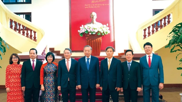 Đổi mới mạnh mẽ công tác xây dựng và thi hành pháp luật để đất nước vững bước tiến vào kỷ nguyên mới