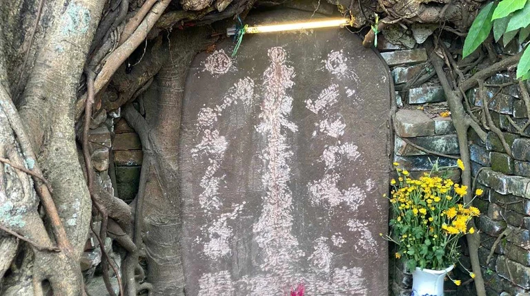 Kẻ xấu phá hoại di tích bia yểm thuỷ đạo ở Hội An