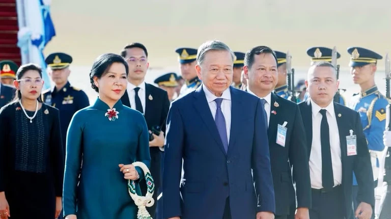 Thái Lan bắn 21 loạt đại bác chào mừng Tổng Bí thư, Chủ tịch nước Tô Lâm 