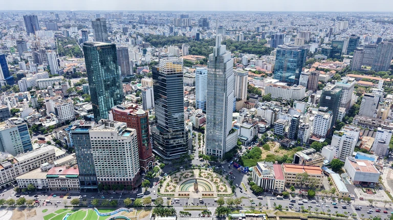 Trong giai đoạn phát triển mới hiện nay, việc “hồi sinh” Kiến trúc sư trưởng là tín hiệu tích cực, giúp TP.HCM có những định hướng phát triển tốt hơn về quy hoạch - đô thị. Ảnh: THUẬN VĂN