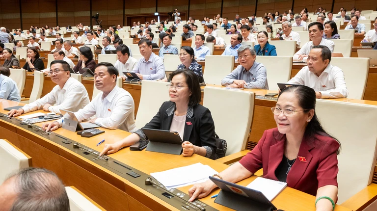 Sức sống mới từ nghị trường Quốc hội - Bài 3: Từ 'trắng đêm' đến thần tốc thể chế hóa