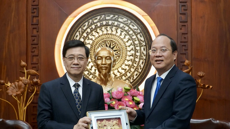 TP.HCM muốn học hỏi kinh nghiệm của Hong Kong để xây dựng trung tâm tài chính quốc tế