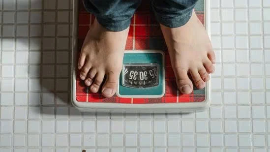 Bác sĩ cảnh báo rủi ro sức khỏe khi giảm cân nhanh