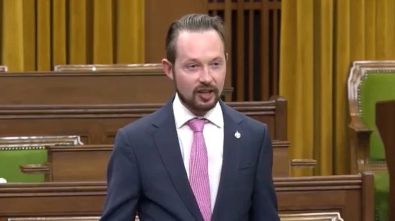 Nghị sĩ Canada giới thiệu Dự thảo Luật Khung quan hệ Canada - Đài Loan. Ảnh: FOCUS TAIWAN