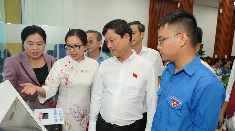 Một năm vận hành chính quyền địa phương 2 cấp: TP.HCM ứng dụng công nghệ, phục vụ người dân nhanh và tốt hơn