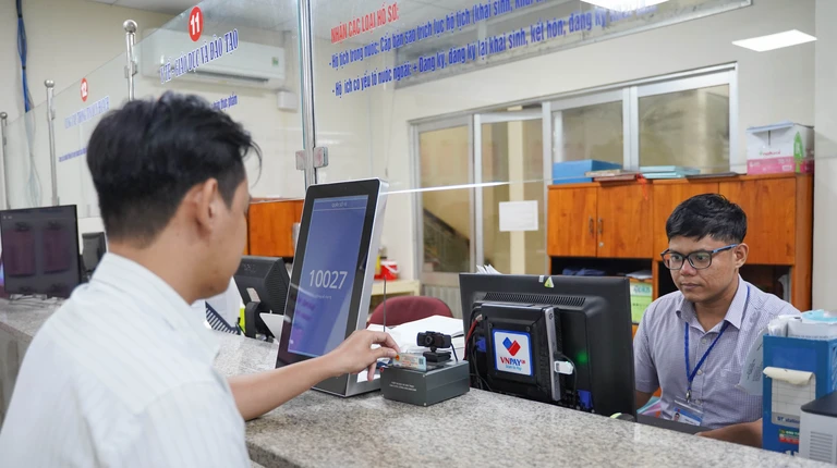 TP.HCM hỗ trợ ra sao với gần 1.000 cán bộ dôi dư do sáp nhập 80 phường?