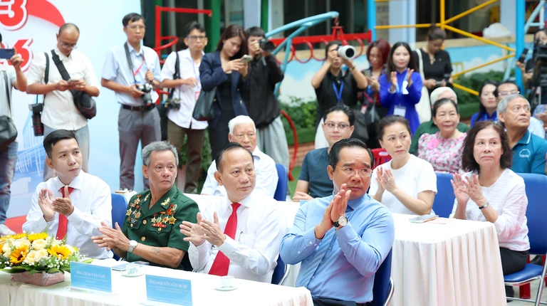 Chủ tịch UBND TP.HCM Nguyễn Văn Được và nguyên Thủ tướng Nguyễn Tấn Dũng bầu cử tại phường Xuân Hòa