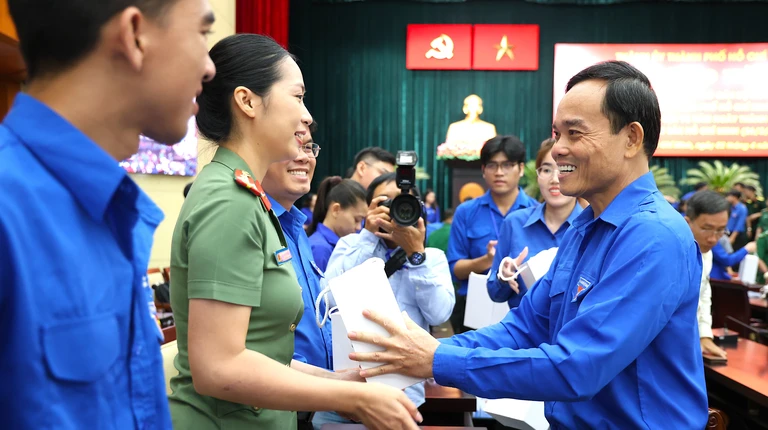 Bí thư TP.HCM Trần Lưu Quang: Sẽ tính toán tuyển dụng lại người không chuyên trách sau ngày 31-5