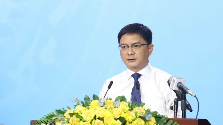 Phó Chủ tịch UBND TP.HCM: 'Thi đua không hình thức, tập trung trực tiếp vào tăng trưởng 2 con số'