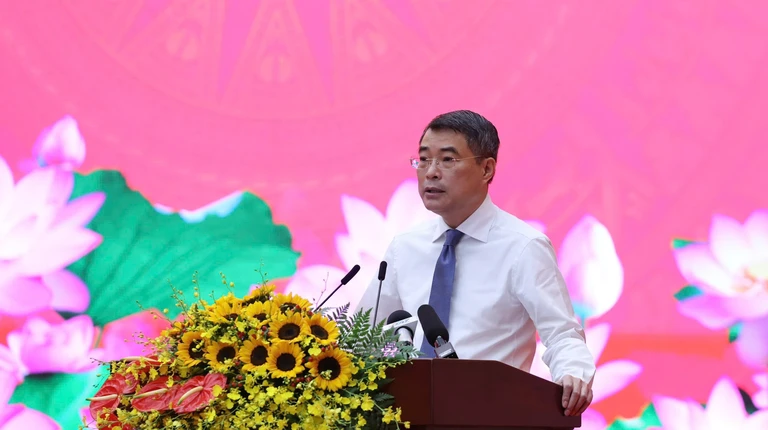 Thủ tướng phát động thi đua: Quyết tâm chinh phục mục tiêu tăng trưởng kinh tế 2 con số