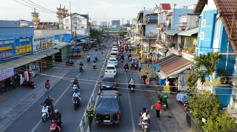 Ngày nghỉ cuối Tết Dương lịch, dòng người tấp nập trở lại TP.HCM