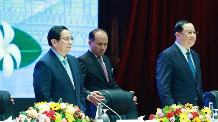 Đề xuất Việt Nam - Lào sớm triển khai cơ chế '2 cửa khẩu, 1 điểm dừng'